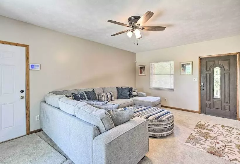 Idyllic Bronston Retreat W/ Fire Pit + View!