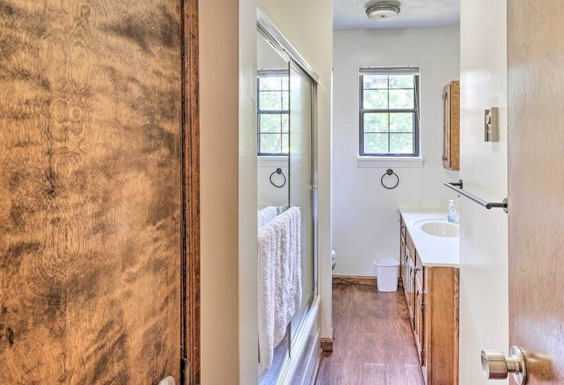 Idyllic Bronston Retreat W/ Fire Pit + View!