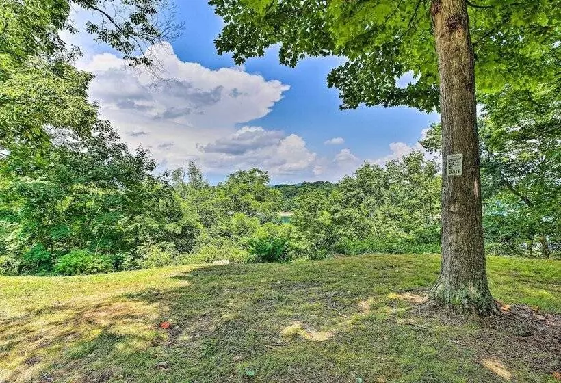Idyllic Bronston Retreat W/ Fire Pit + View!