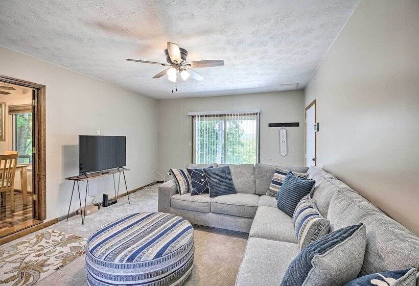 Idyllic Bronston Retreat W/ Fire Pit + View!