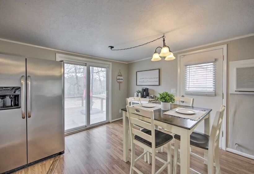 Jefferson Retreat W/ Backyard < 1 Mi To Lake!