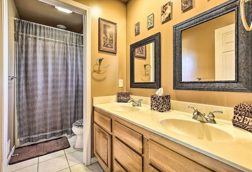 Lake Michigan Gem < Half Miles To Private Beach!