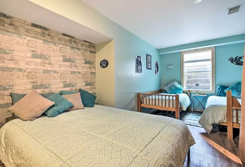 Lake Michigan Gem < Half Miles To Private Beach!