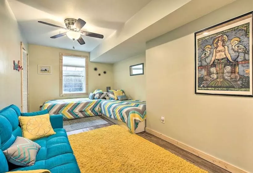 Lake Michigan Gem < Half Miles To Private Beach!