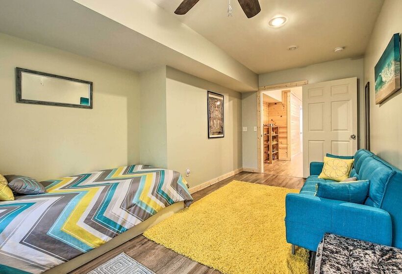 Lake Michigan Gem < Half Miles To Private Beach!