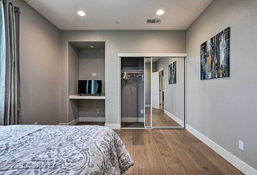 Luxe Roseville Home W/ Pool & Hot Tub!