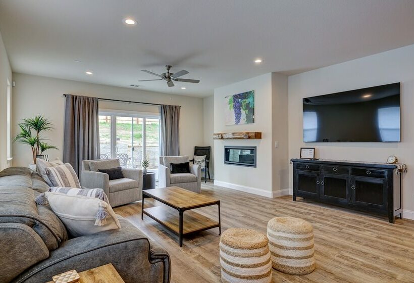 Modern Murphys Vacation Home Near Downtown!