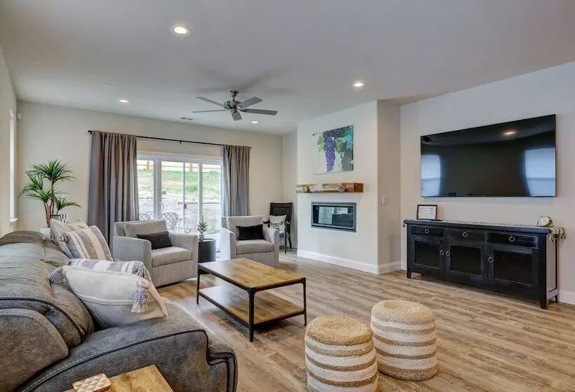 Modern Murphys Vacation Home Near Downtown!