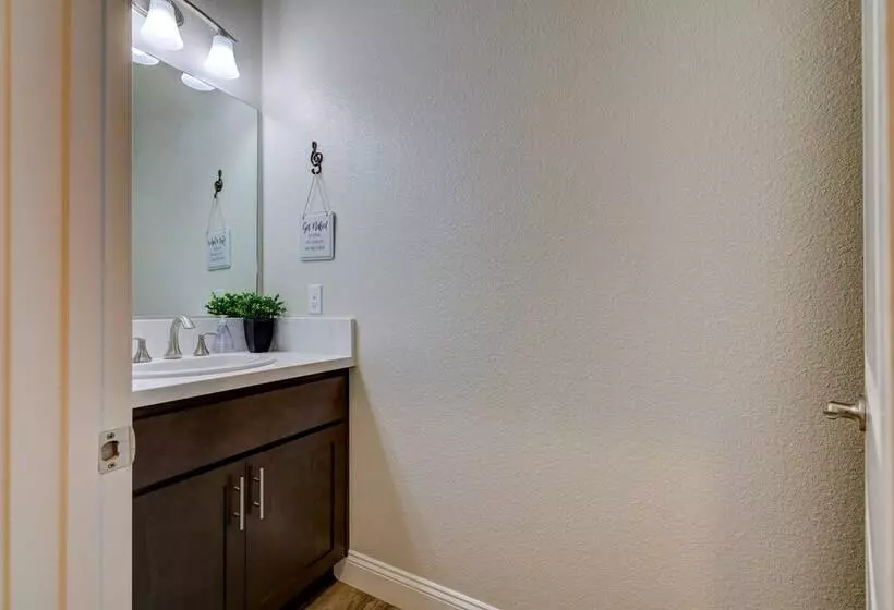 Modern Murphys Vacation Home Near Downtown!