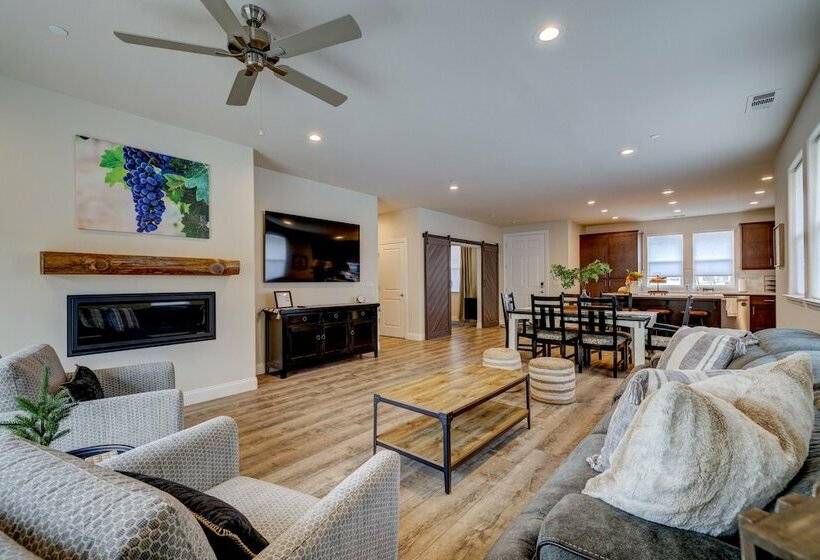 Modern Murphys Vacation Home Near Downtown!