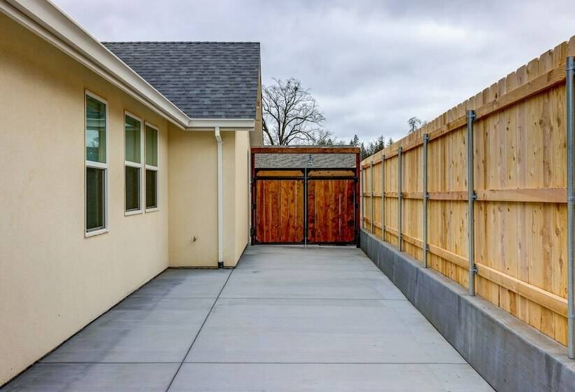 Modern Murphys Vacation Home Near Downtown!