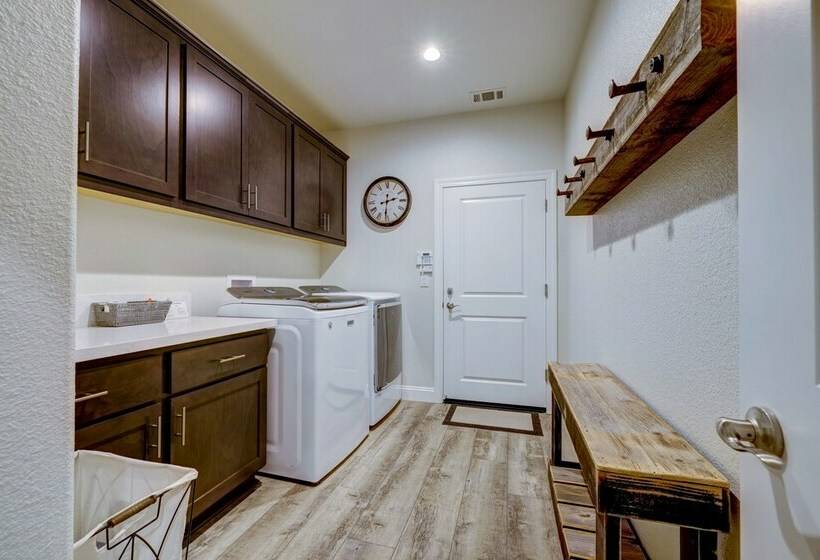 Modern Murphys Vacation Home Near Downtown!