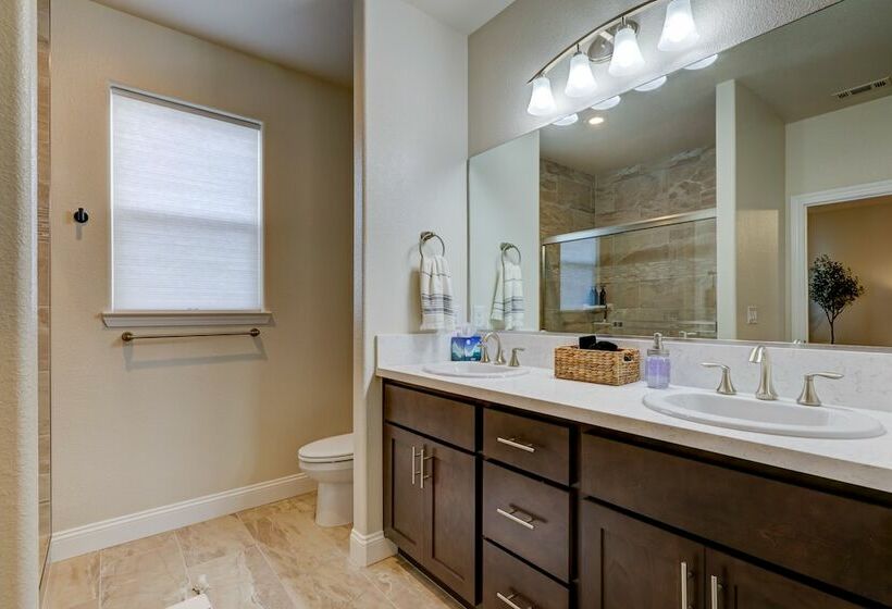 Modern Murphys Vacation Home Near Downtown!