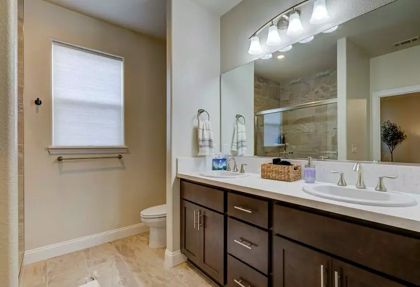 Modern Murphys Vacation Home Near Downtown!