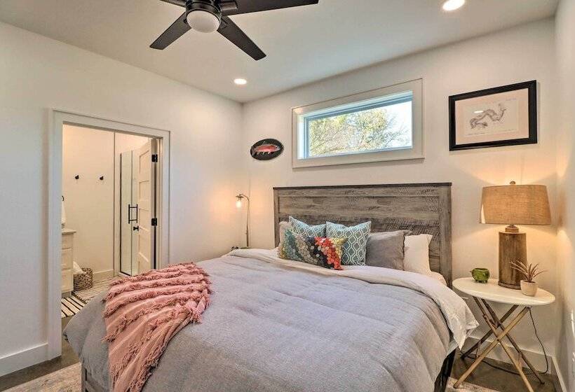 Modern Norfork House W/ Patio On White River!