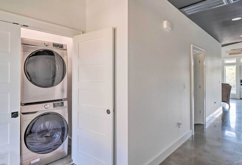 Modern Norfork House W/ Patio On White River!