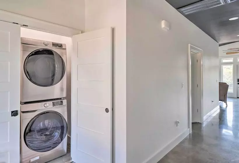 Modern Norfork House W/ Patio On White River!