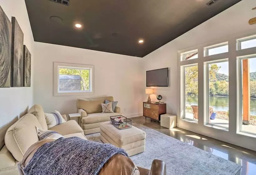 Modern Norfork House W/ Patio On White River!