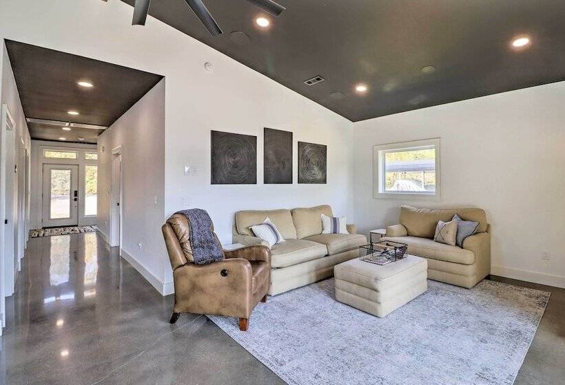 Modern Norfork House W/ Patio On White River!