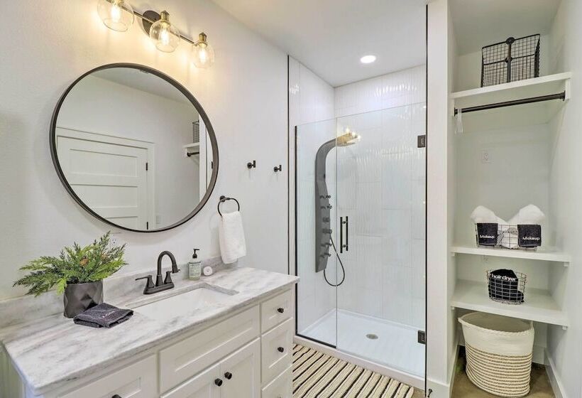 Modern Norfork House W/ Patio On White River!