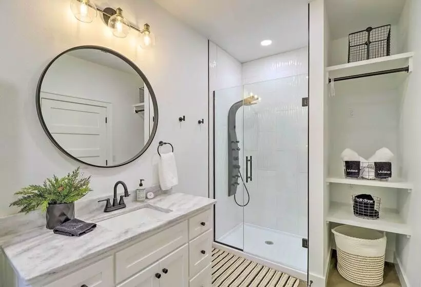 Modern Norfork House W/ Patio On White River!