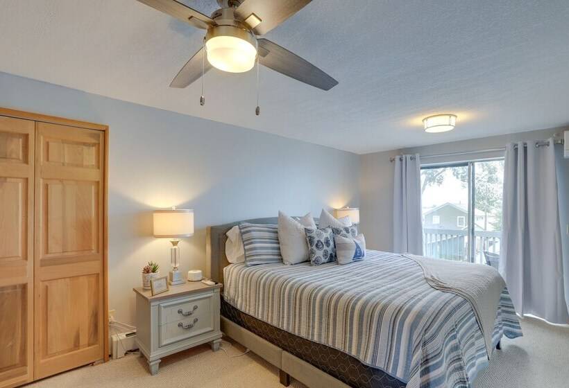 Oak Harbor Lake Home W/ 4 Decks + Seating!