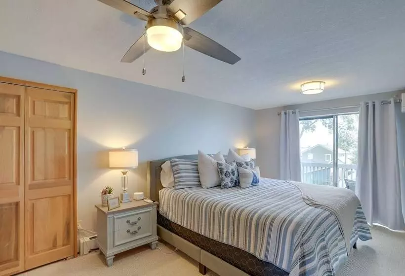 Oak Harbor Lake Home W/ 4 Decks + Seating!