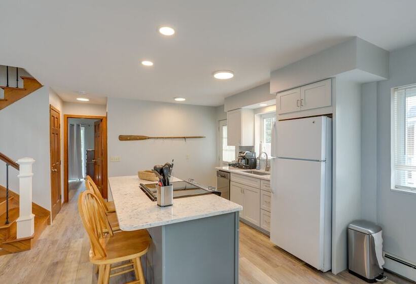 Oak Harbor Lake Home W/ 4 Decks + Seating!