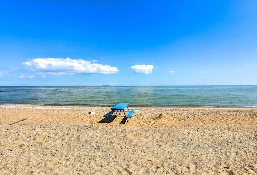 Oak Harbor Lake Home W/ 4 Decks + Seating!