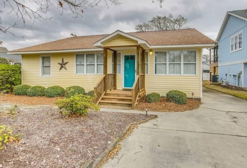 Oak Island Vacation Rental: Close To Beach