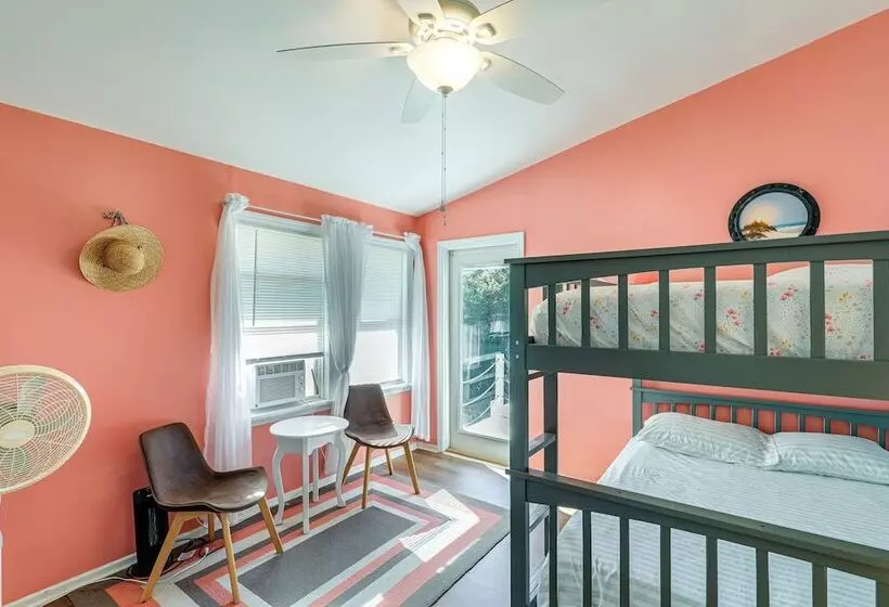 Oceanfront Gem W/ Rooftop Deck: Steps To Sand