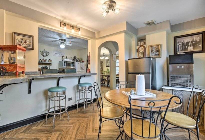 Pet Friendly Bartlett Farmhouse W/ Deck!