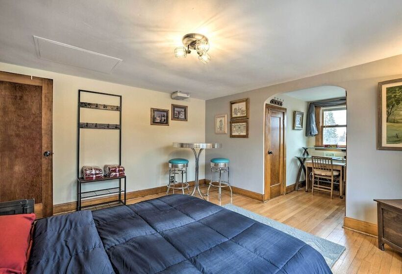 Pet Friendly Bartlett Farmhouse W/ Deck!