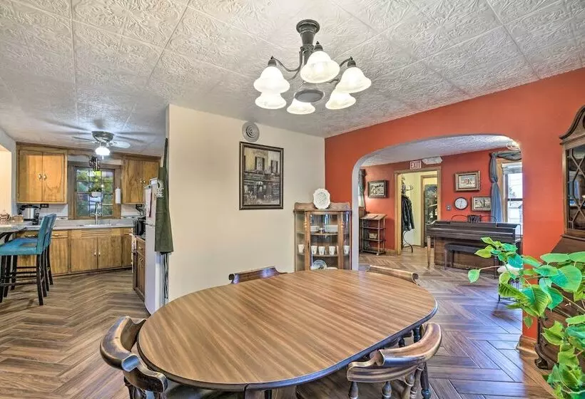 Pet Friendly Bartlett Farmhouse W/ Deck!