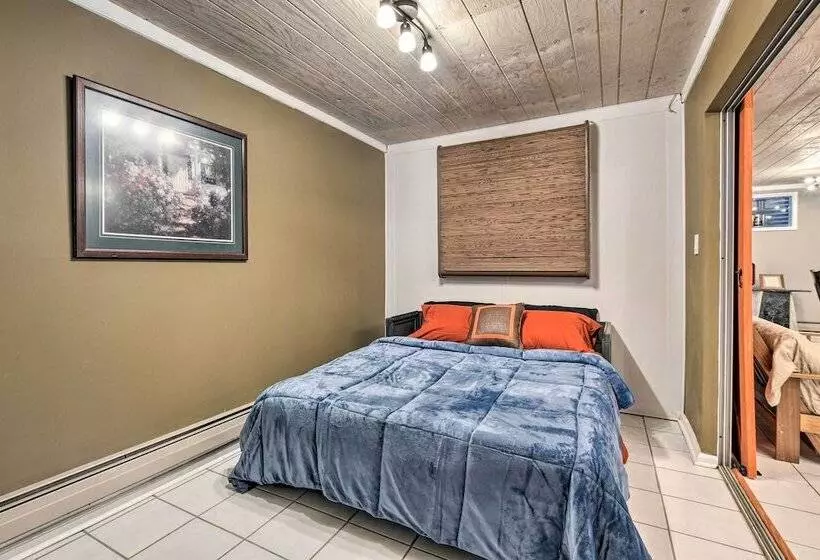 Pet Friendly Bartlett Farmhouse W/ Deck!