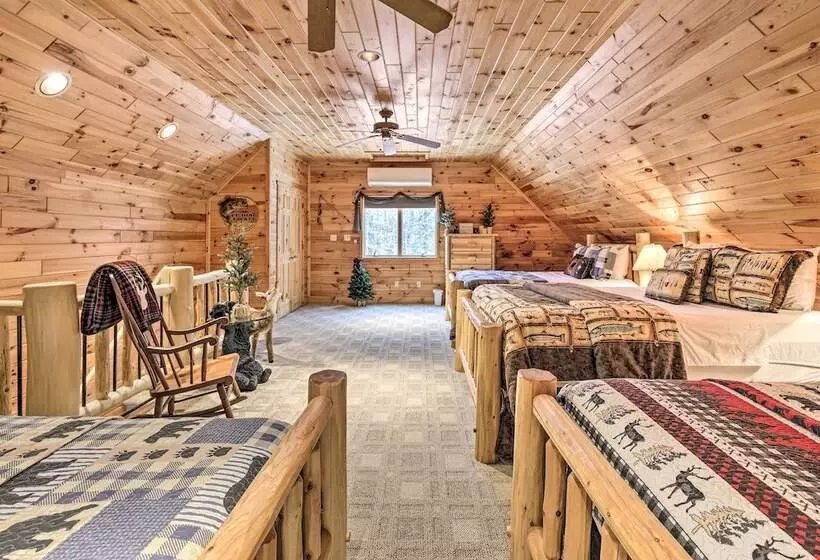 Phelps Cabin On 26 Acres W/ Fire Pit!