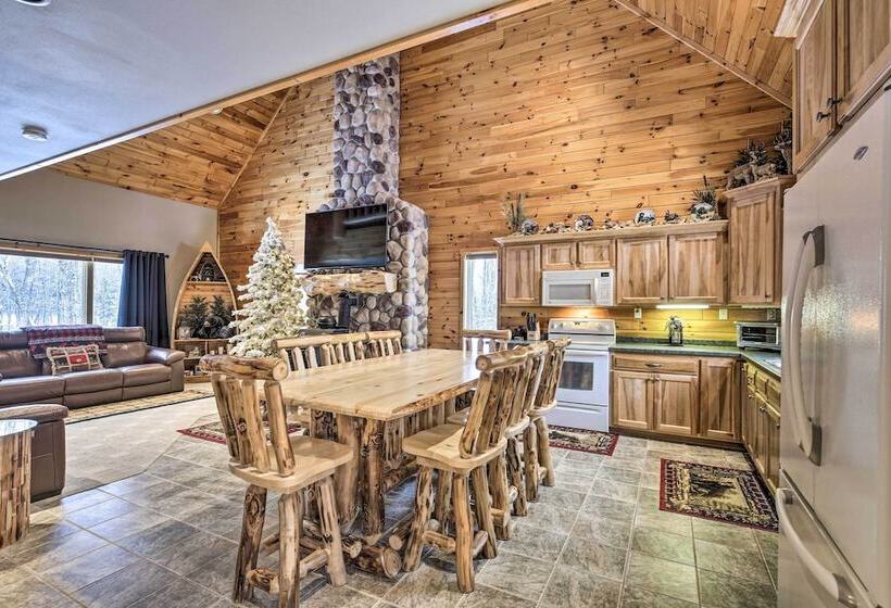 Phelps Cabin On 26 Acres W/ Fire Pit!