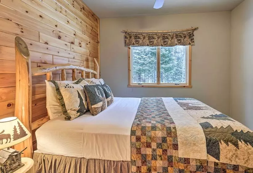 Phelps Cabin On 26 Acres W/ Fire Pit!