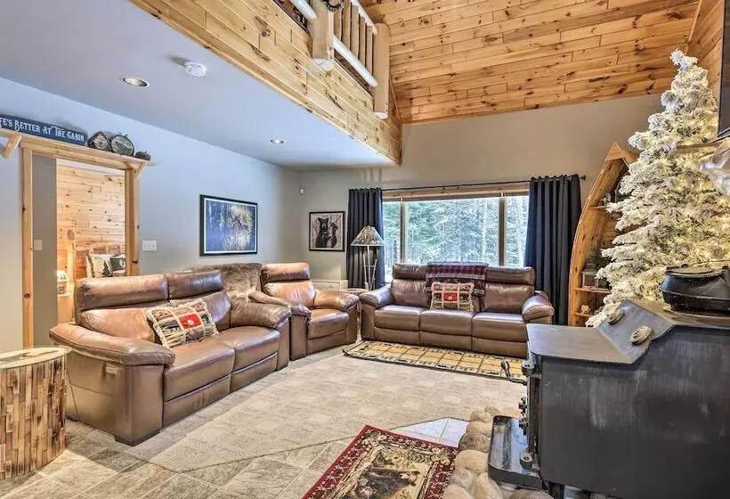 Phelps Cabin On 26 Acres W/ Fire Pit!