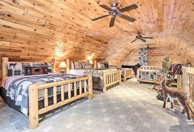 Phelps Cabin On 26 Acres W/ Fire Pit!