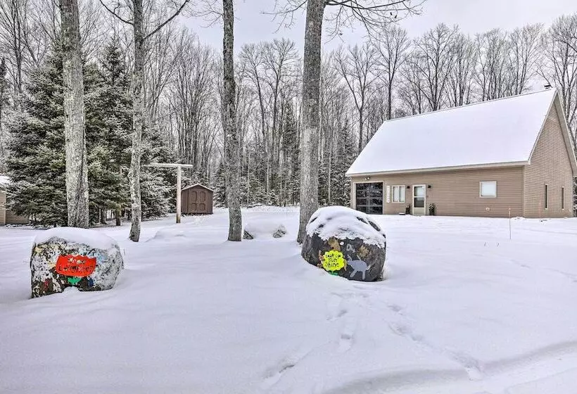 Phelps Cabin On 26 Acres W/ Fire Pit!