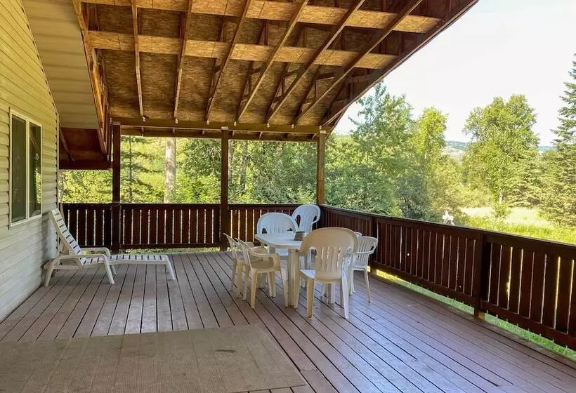 Private 2 Acre Retreat W/ Mtn Views, Walk To River