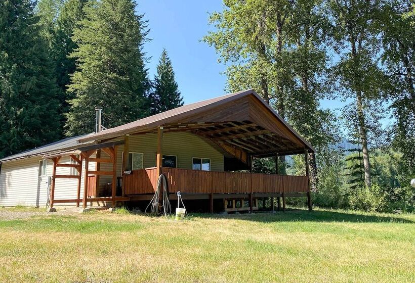 Private 2 Acre Retreat W/ Mtn Views, Walk To River