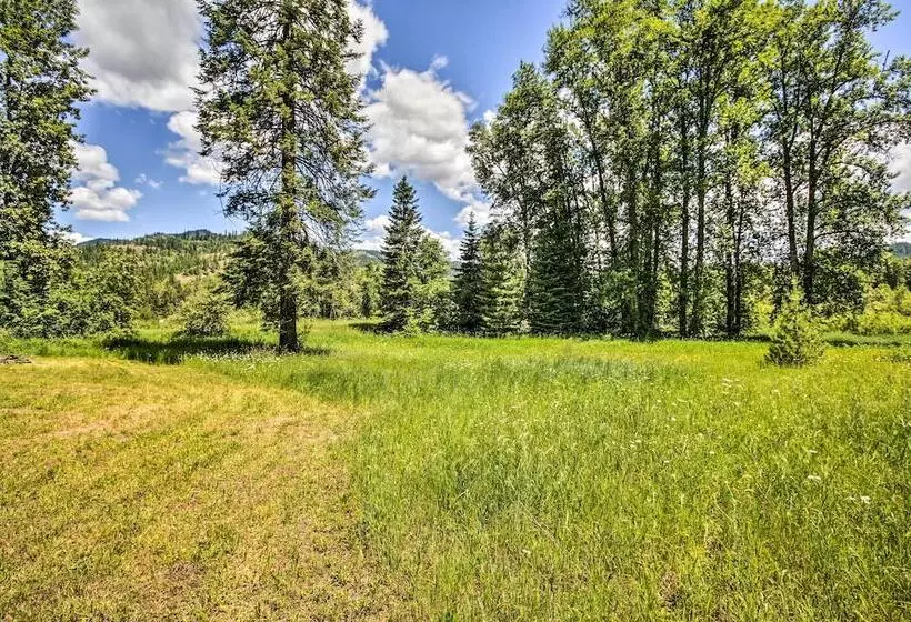 Private 2 Acre Retreat W/ Mtn Views, Walk To River
