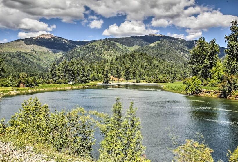 Private 2 Acre Retreat W/ Mtn Views, Walk To River