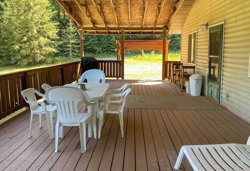 Private 2 Acre Retreat W/ Mtn Views, Walk To River