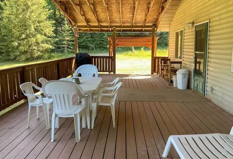Private 2 Acre Retreat W/ Mtn Views, Walk To River