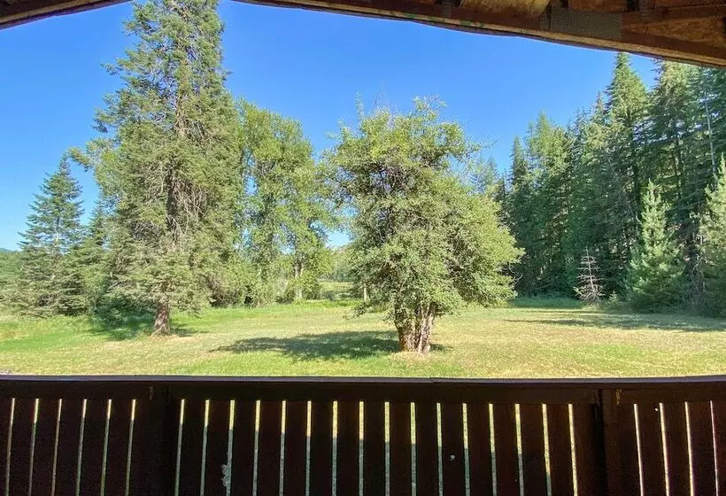 Private 2 Acre Retreat W/ Mtn Views, Walk To River