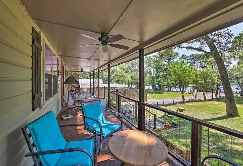 Quiet Home On Lake Hawkins W/ Kayaks + Dock!