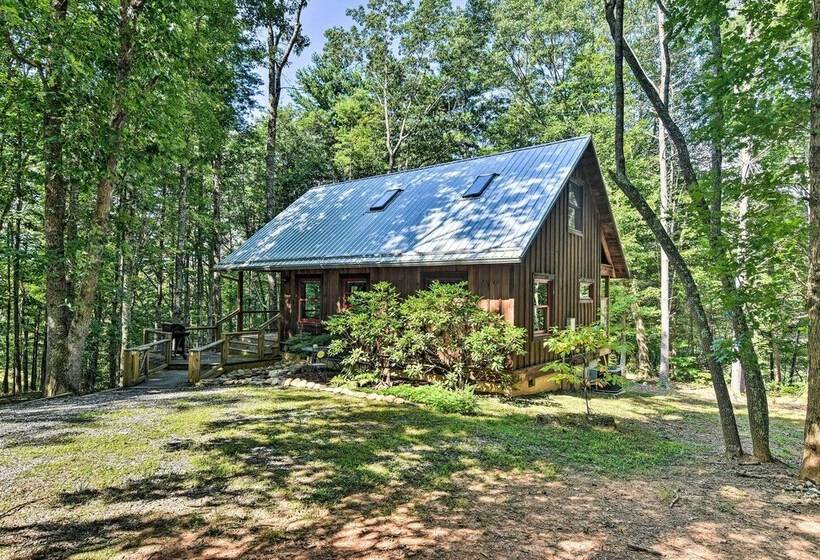Romantic Asheville Area Cabin W/ Deck & Hot Tub!